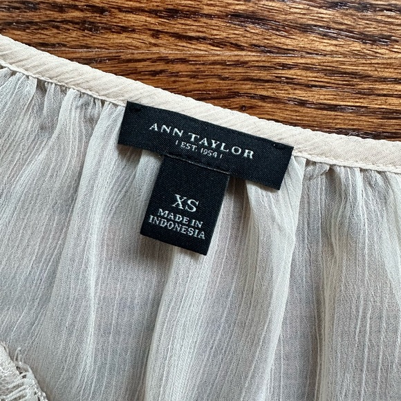Ann Taylor blouse, XS - Picture 2 of 2